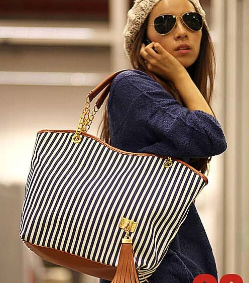 2015 fashion hit the color black and white handbag large bag summer new mobile diagonal packet
