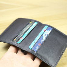 Laden Sie das Bild in den Galerie-Viewer, Genuine Leather Young Men small wallet Card Holder luxury designer Short Standard Wallets Casual slim money bag minimalist purse