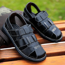 Laden Sie das Bild in den Galerie-Viewer, 2023 Summer Men Shoes Genuine Leather Sandals Outdoor Casual Sandalias Hombre For Beach Shoes Hollow Chaussure Zapatillas
